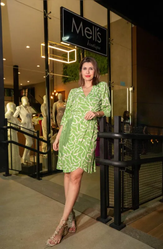 A influencer Carol Tognon em look Mells