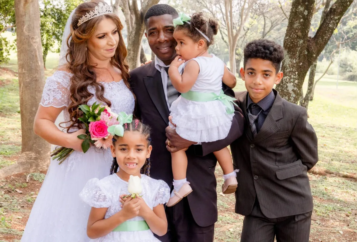 Imagem ilustrativa da imagem Rosângela e Alessandro: casamento dos sonhos em Londrina