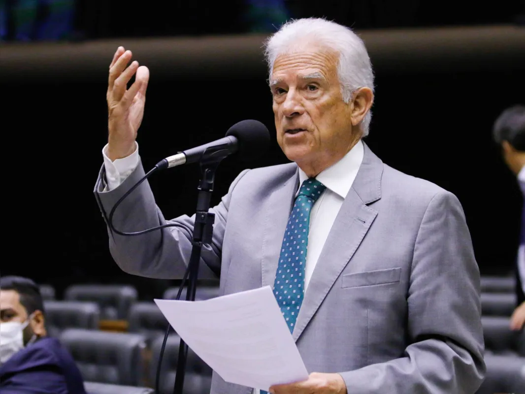 Rubens Bueno: " O Centrão não muda de lugar. Quem muda é o governo, não o Centrão"