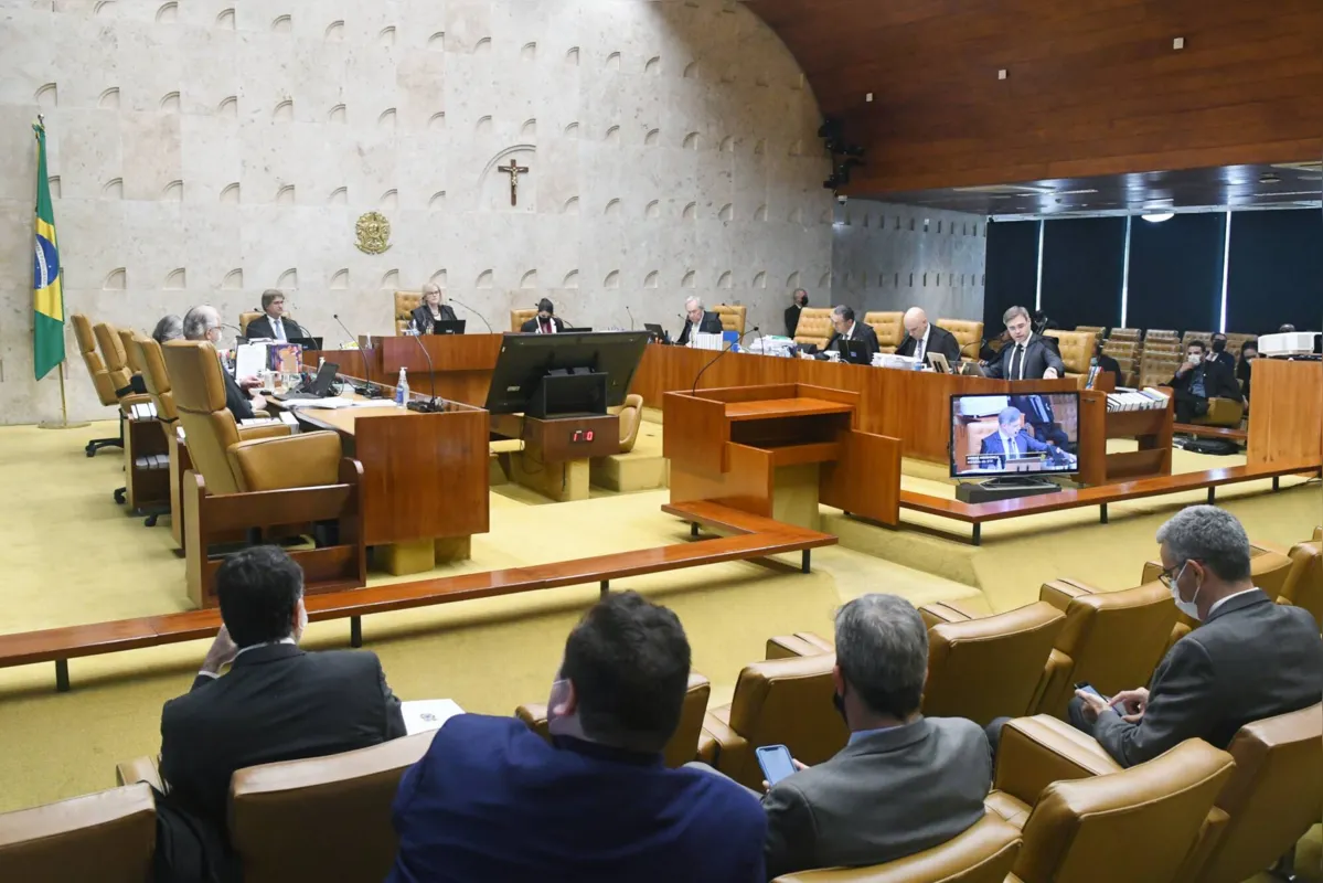 as emendas de relator foram usadas para destinar bilhões de reais em verbas do Orçamento da União para bases eleitorais de deputados e senadores