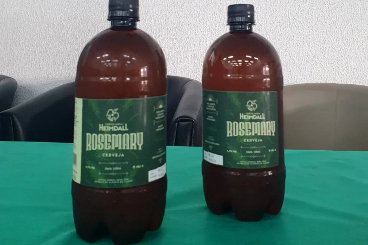Na composição há bioativos do alecrim-do-campo, que, segundo pesquisadores, auxiliam na redução da glicemia e do nível de gordura no sangue