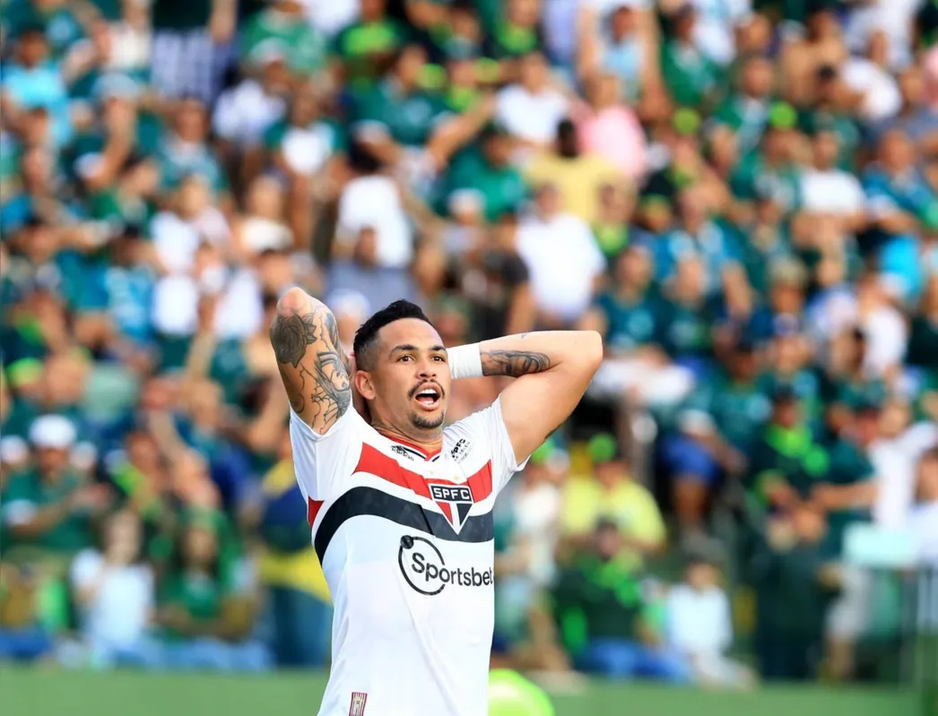 Luciano marcou um dos gols do São Paulo em Goiânia, mas Tricolor fica fora da Libertadores em 2023