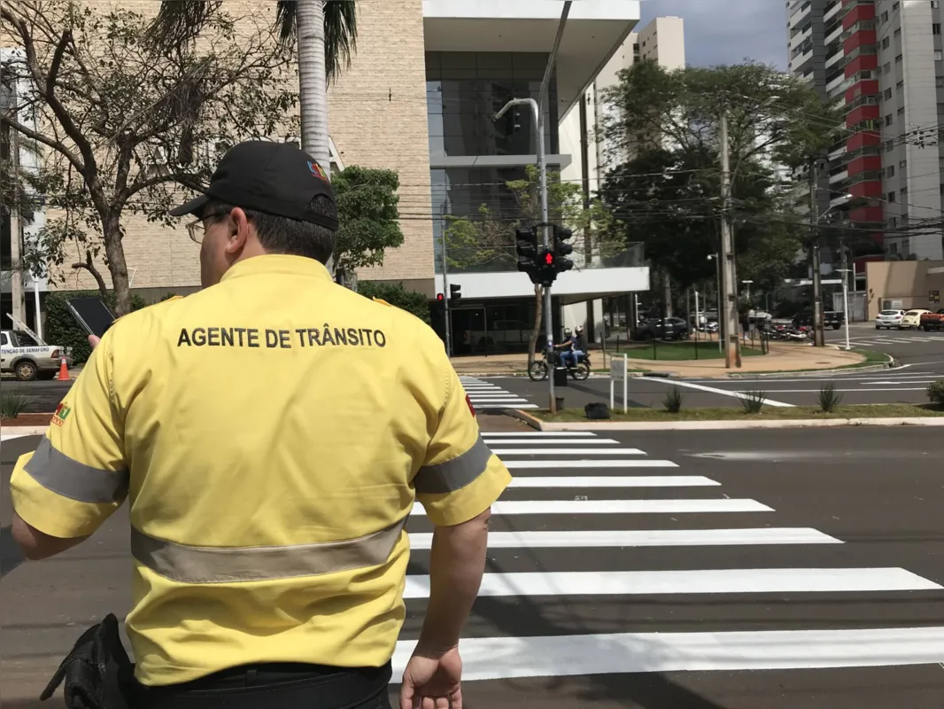 Imagem ilustrativa da imagem Semáforos para pedestres começam a funcionar na Ayrton Senna