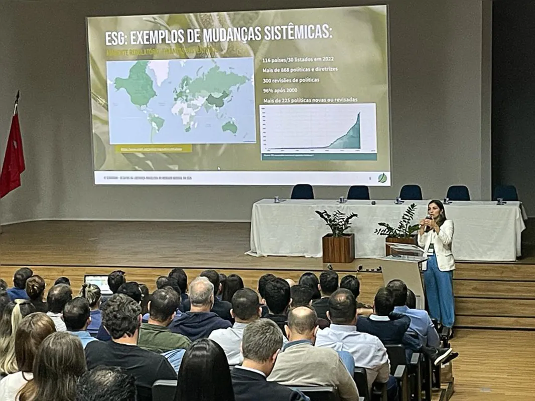 Na abertura do evento, a consultora Dulce Benke abordou o tema ESG (meio ambiente, social e governança)