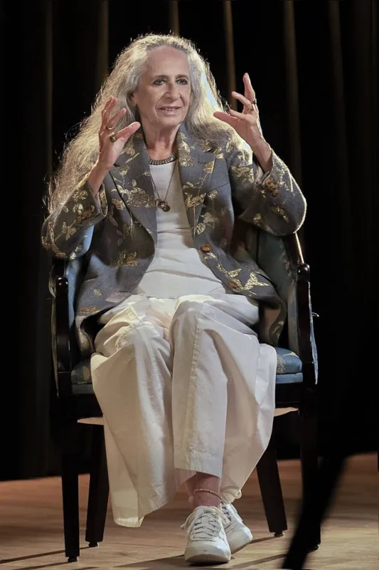 Maria Bethânia: documentário tem imagens raras de shows e ensaios da cantora