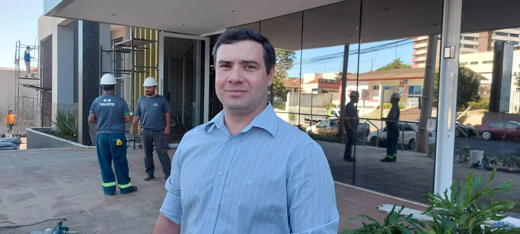 Coordenador de obras da Vectra, Fernando Henrique Silva Cruz destaca que a busca por novos funcionários é constante