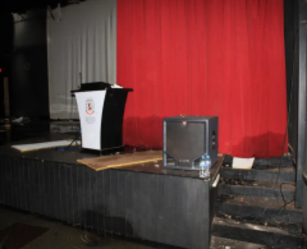 Imagem ilustrativa da imagem Teatro Vianinha, em Arapongas, é alvo de vandalismo