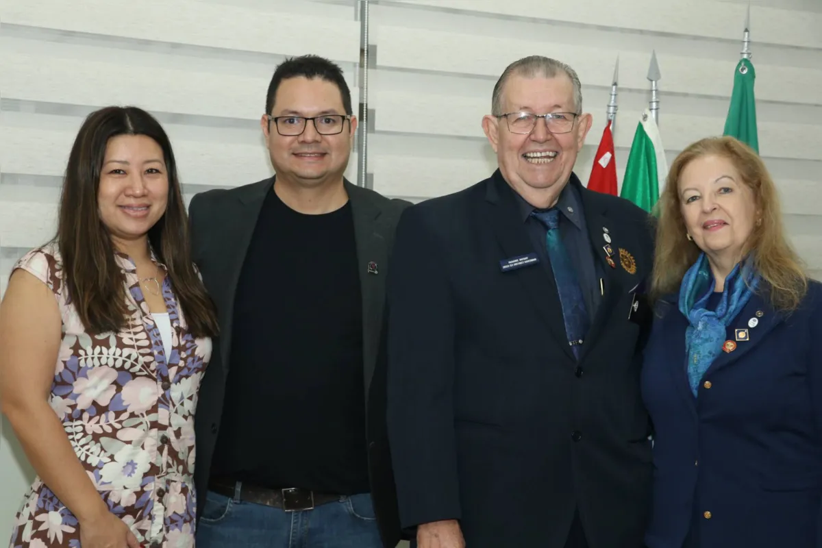 Cristina Naomi, o presidente do Clube Henrique Tsubamoto, o Governador Paulo Roberto Balla e a espoa Aureliana Ap. Balla