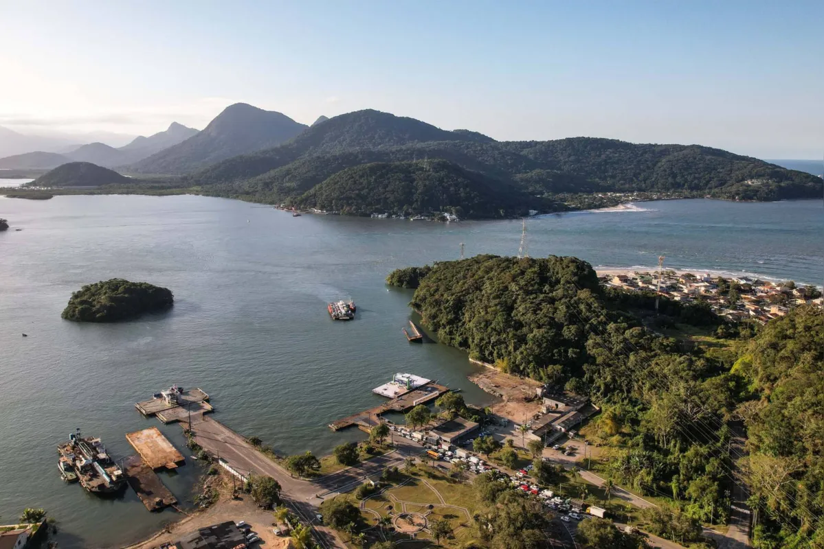 Os ferry boats se revezam conforme a necessidade, garantindo uma travessia sem interrupções para os usuários