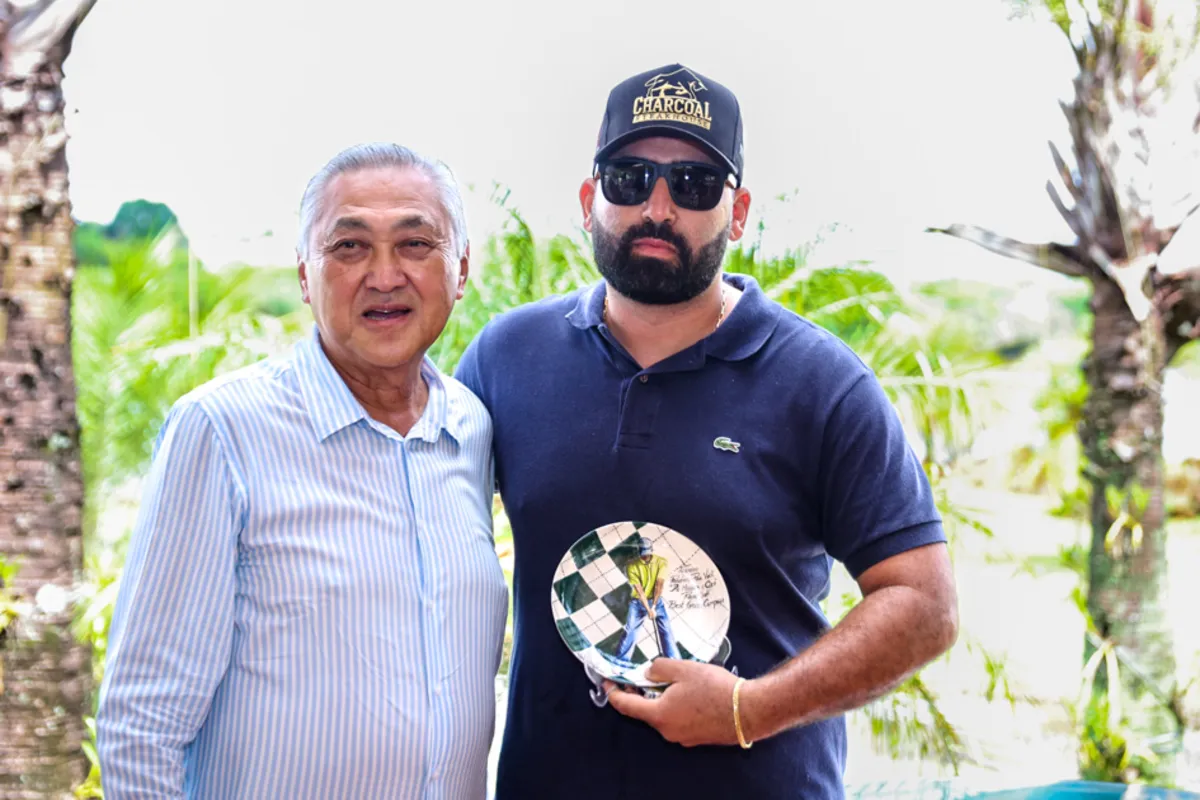 Luís Carlos Miguita com Renato Alves, o festejado campeão do torneio