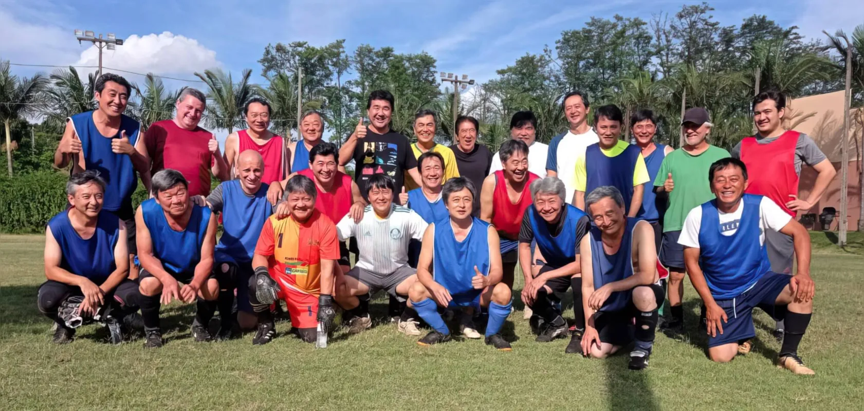 O sempre animado grupo reunido em confraternização.
