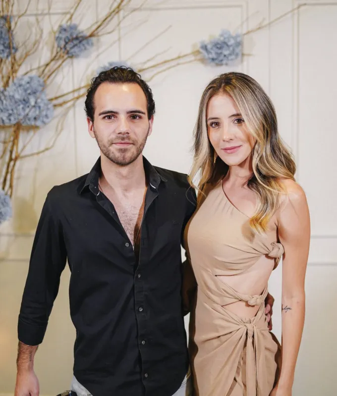 Robson Sanches, acompanhado de sua irmã Bianca Sanchez