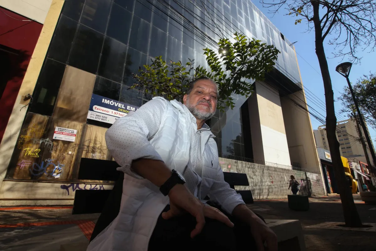 "Em cada andar tinha gente. Eles tinham todo tipo de armamento, até metralhadora", conta Valdir Cardoso