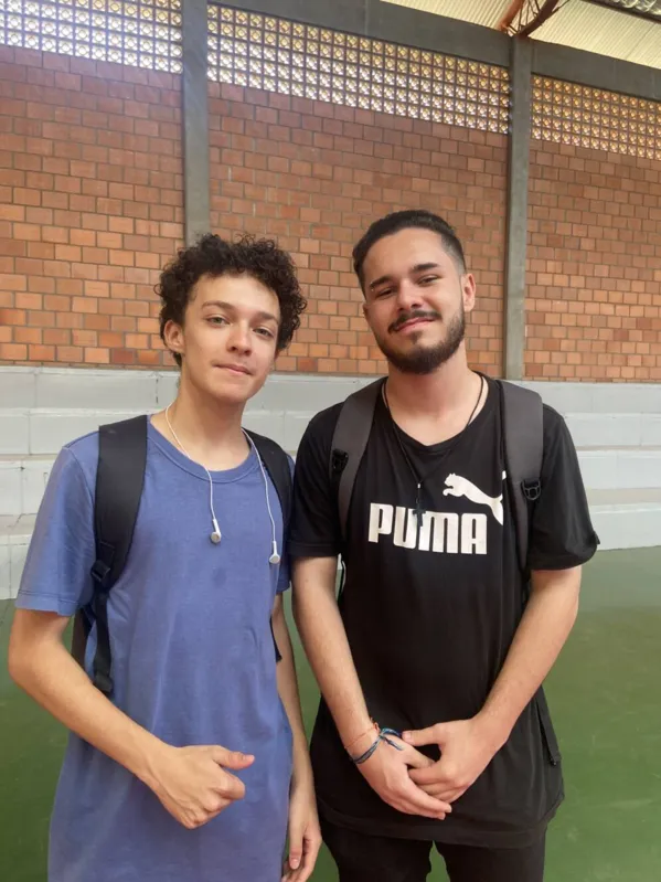 André Aparecido da Silva,16, e João Pedro de Carvalho Oliveira,17, visitaram a feira