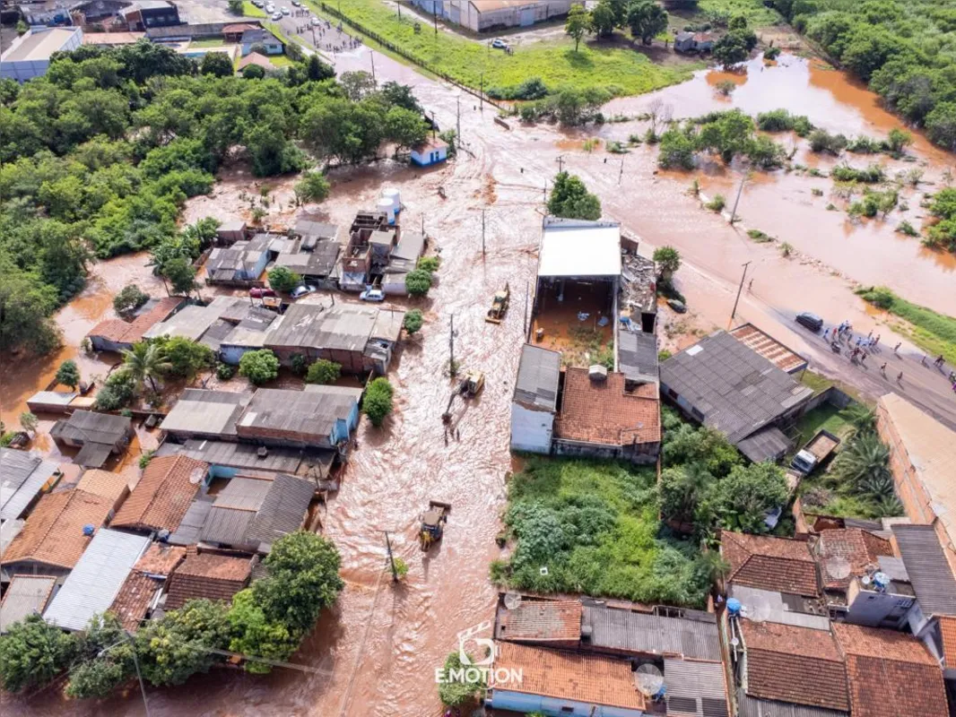 Imagem ilustrativa da imagem VÍDEO: Seis bairros em Bandeirantes foram inundados por temporal