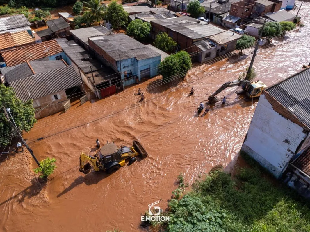 Imagem ilustrativa da imagem VÍDEO: Seis bairros em Bandeirantes foram inundados por temporal