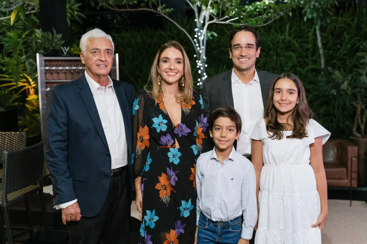 Manoel Alves Nunes com Roberta e Fabio Mansano e os filhos Tomás e Cecília