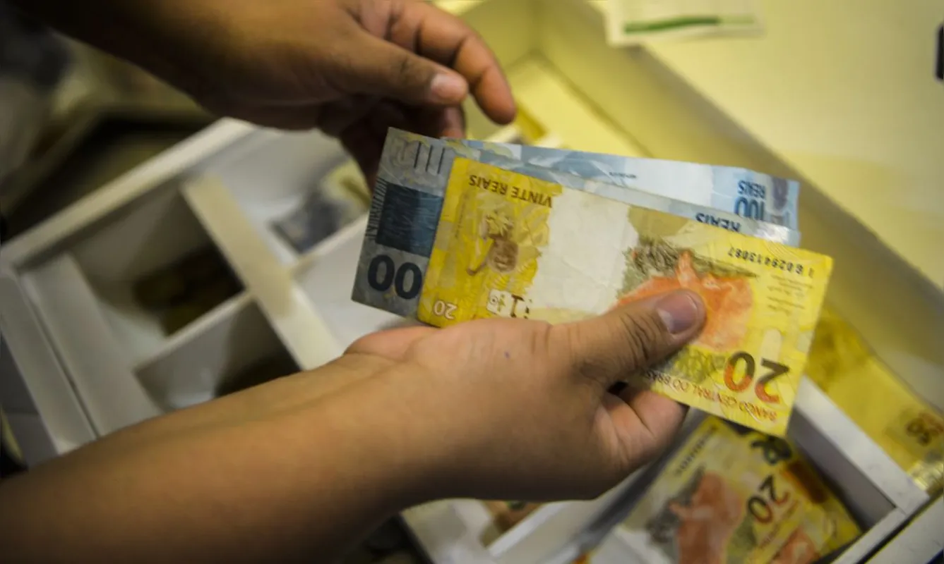 Imagem ilustrativa da imagem Vendas no comércio recuam 0,8% em julho, mostra IBGE