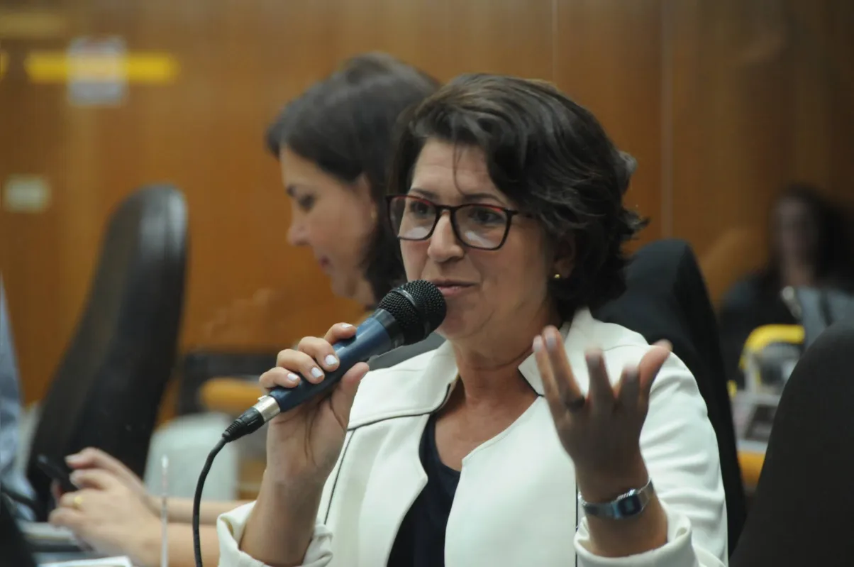 Única vereadora de esquerda, Lenir de Assis recebeu mais de 12 mil votos em Londrina