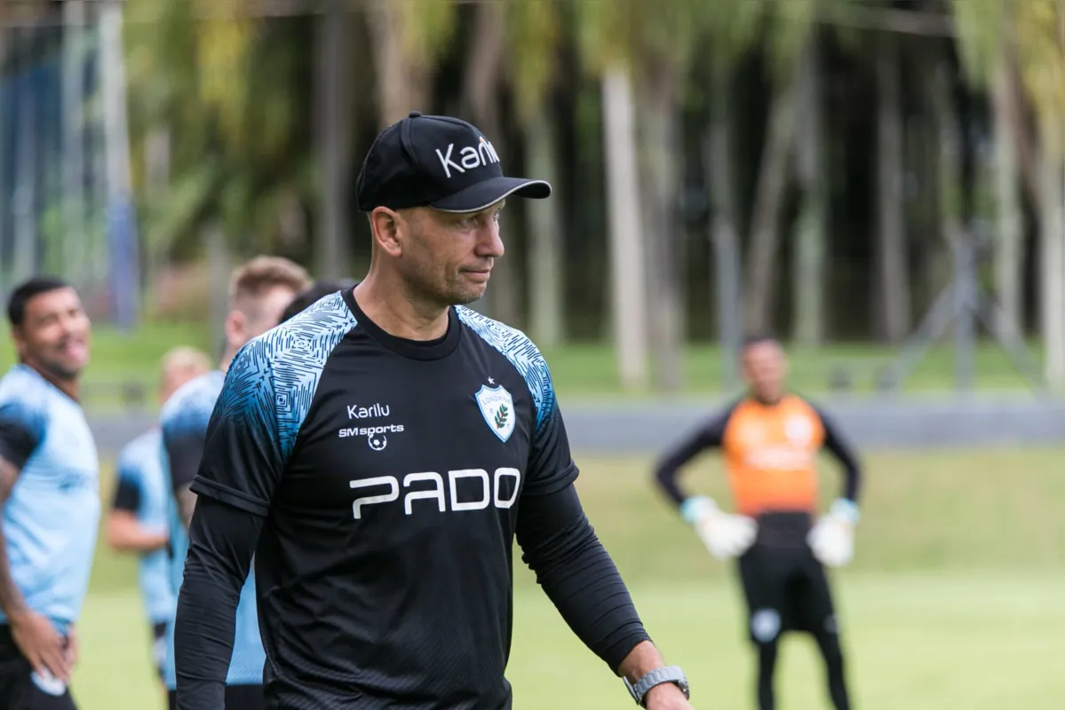Omar Feitosa foi anunciado no dia 6 de fevereiro e durou apenas 18 dias no comando do Londrina