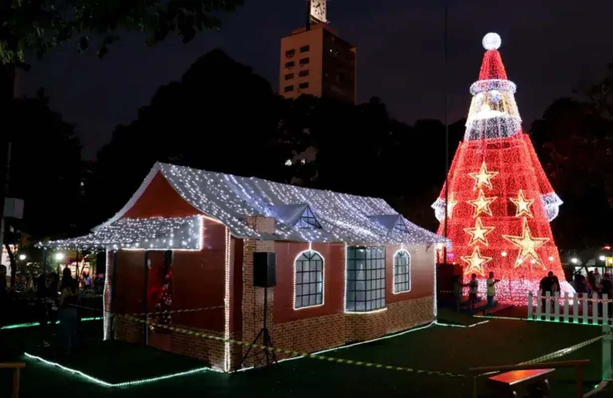 Decoração de Natal na Saul Elkind é atração principal na Zona Norte