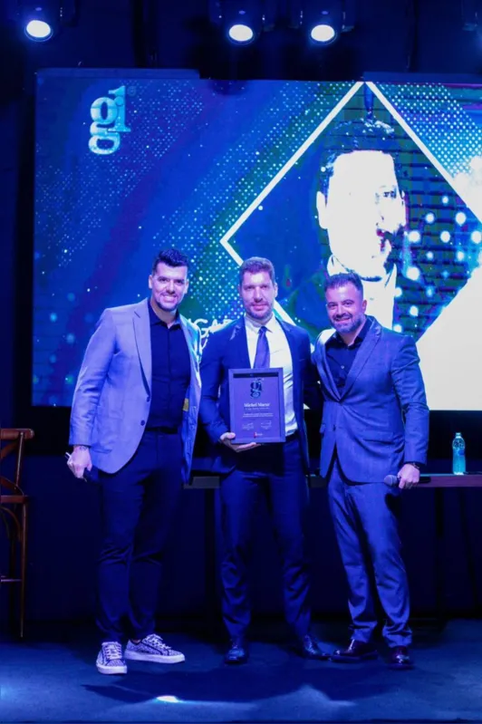 Vice-campeão geral de vendas, Michel Marur entre Renato Gomes e José Vinicius Pinto
