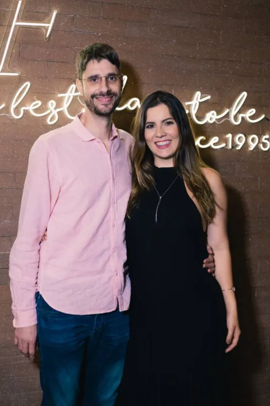 Igor Carballal e a esposa, Natália Rugila Caballal
