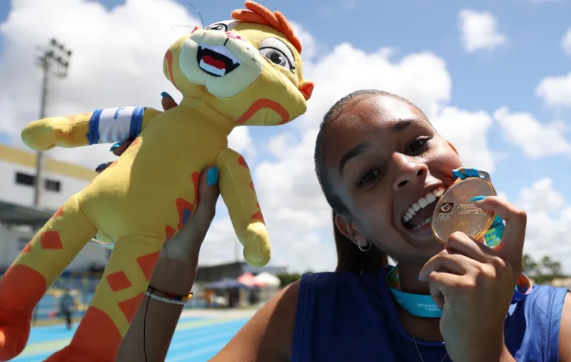A londrinense Júlia Rocha Ribeiro conquistou três ouros nos Jogos Escolares da Juventude