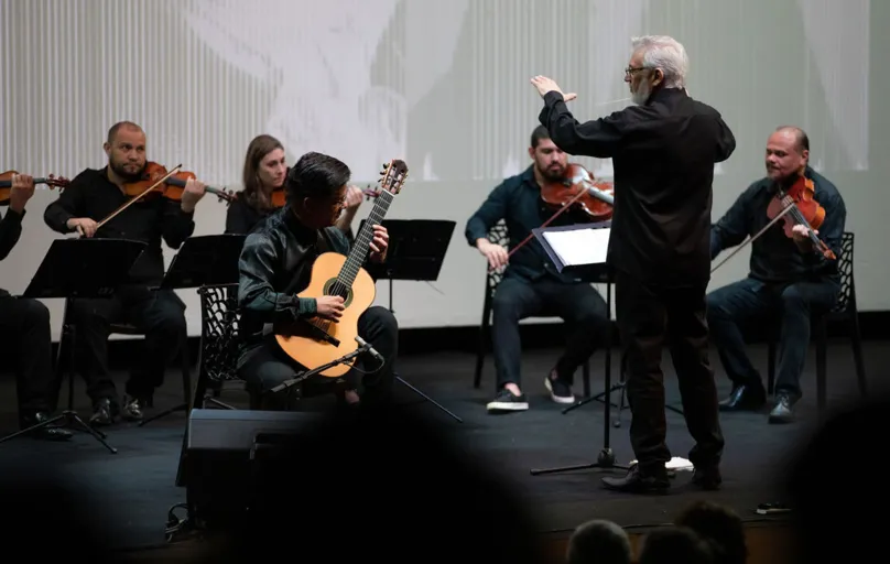 O Quinteto de Cordas da Orquestra Solistas de Londrina faz concerto no Santuário Nossa Senhora Aparecida, no repertório obras, de Mozart, Bach e outros compositores