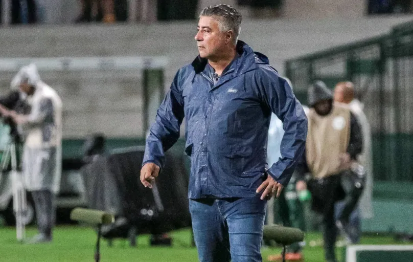 Alexandre Gallo dirige o Cianorte no domingo pelas quartas de final do Paranaense contra o Maringá; treinador chegará ao LEC após o término do Estadual