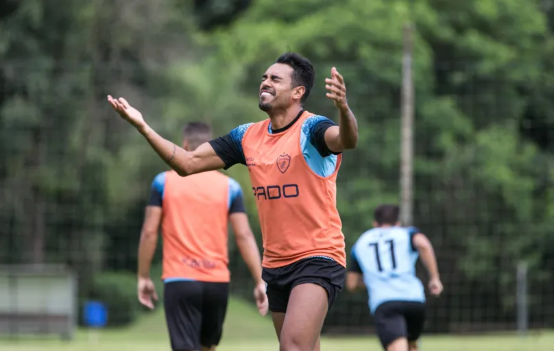 Principal contratação para a temporada, Júnior Dutra será titular pela primeira vez na estreia da Copa do Brasil