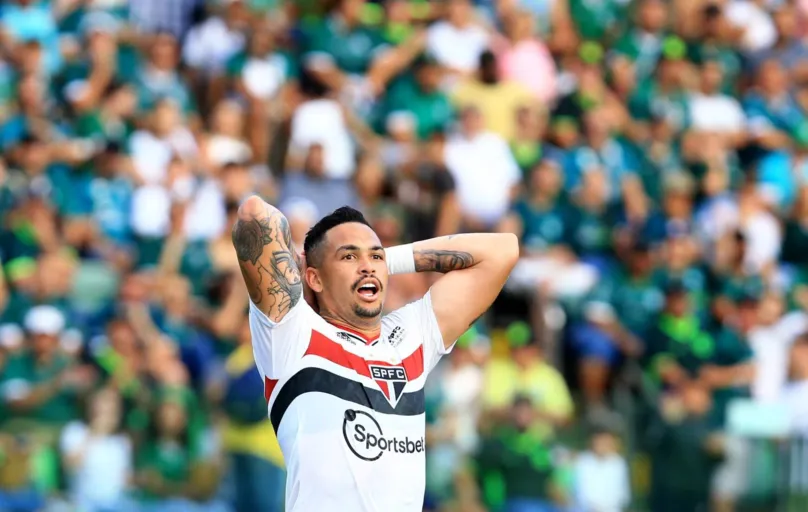 Luciano marcou um dos gols do São Paulo em Goiânia, mas Tricolor fica fora da Libertadores em 2023