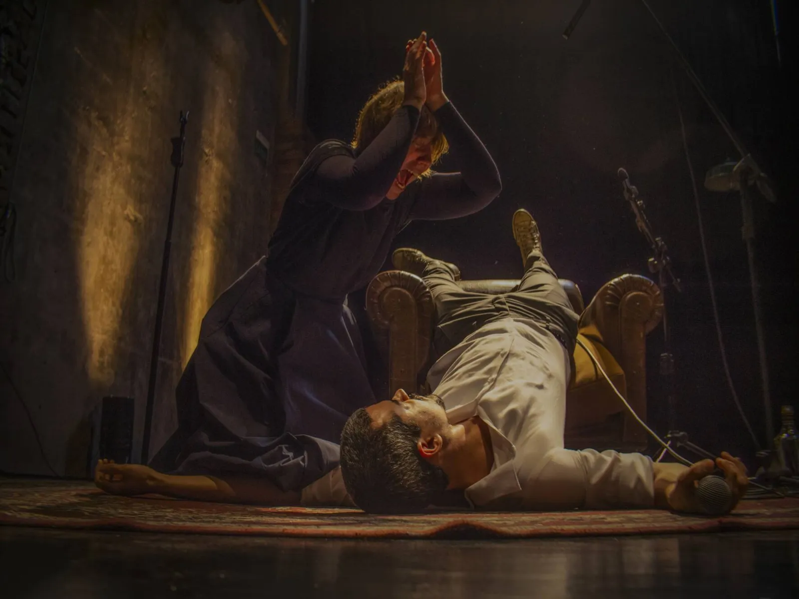 A Armazém Companhia de Teatro apresenta "Neva" nos dias 20 e 21 de junho