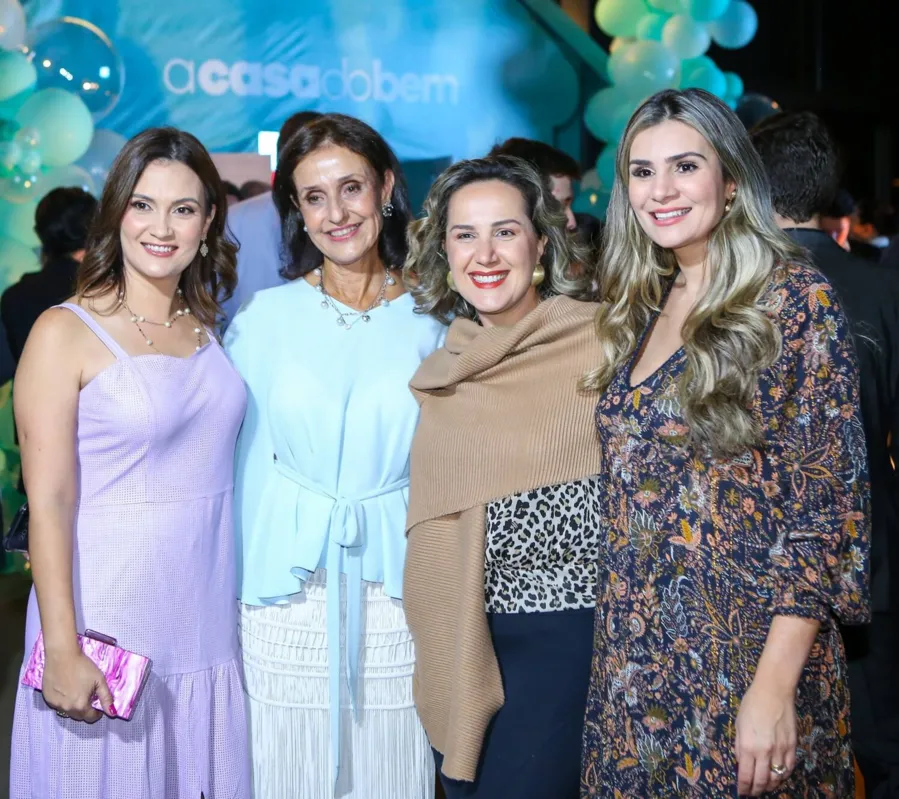 Beatriz Garcia, Carol Fonseca, Carolina Freddo e Poliane Bueno Sahyun