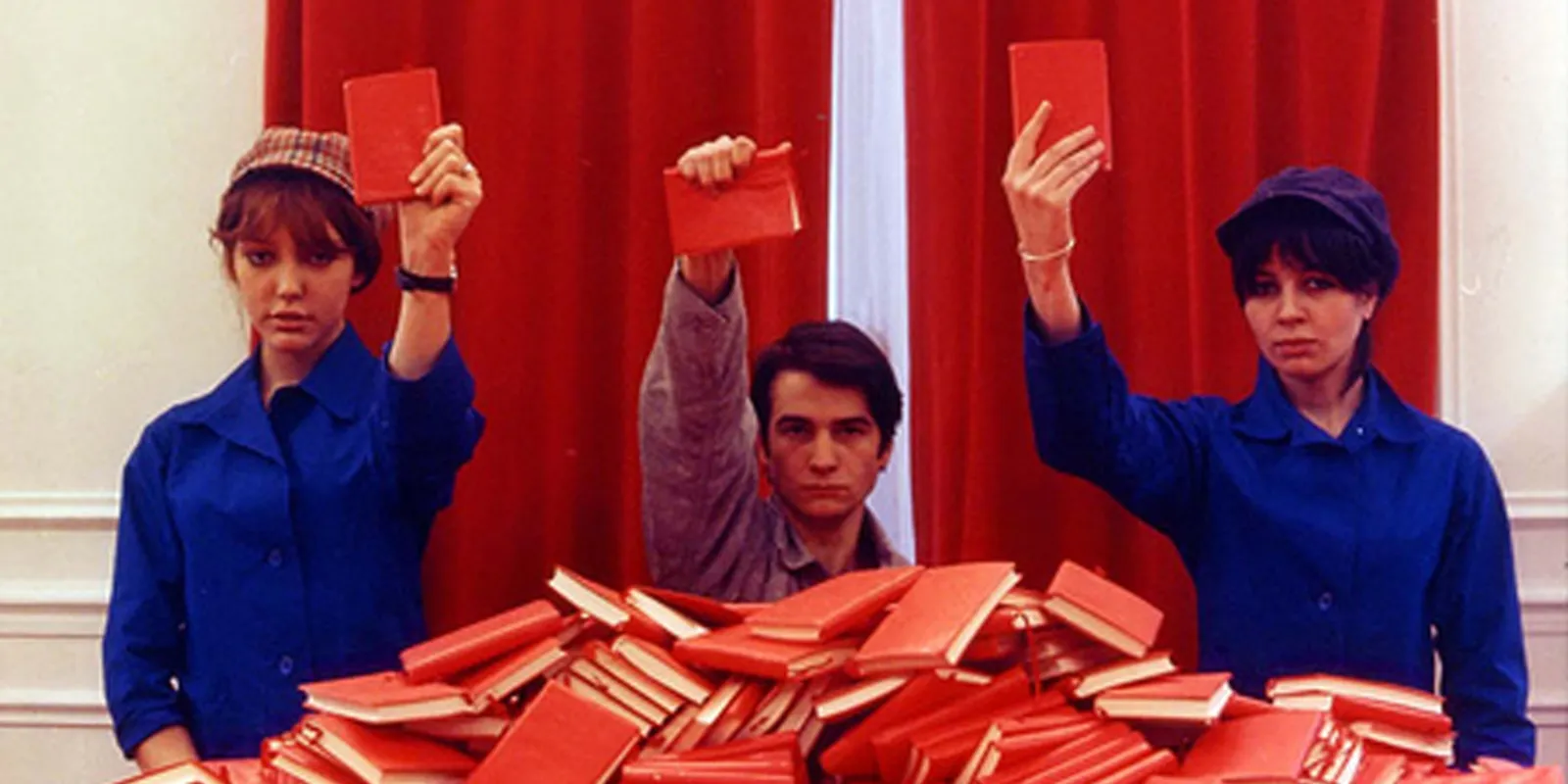 O filme conta com Anne Wiazemsky, Jean-Pierre Léaud e Juliet Berto no elenco