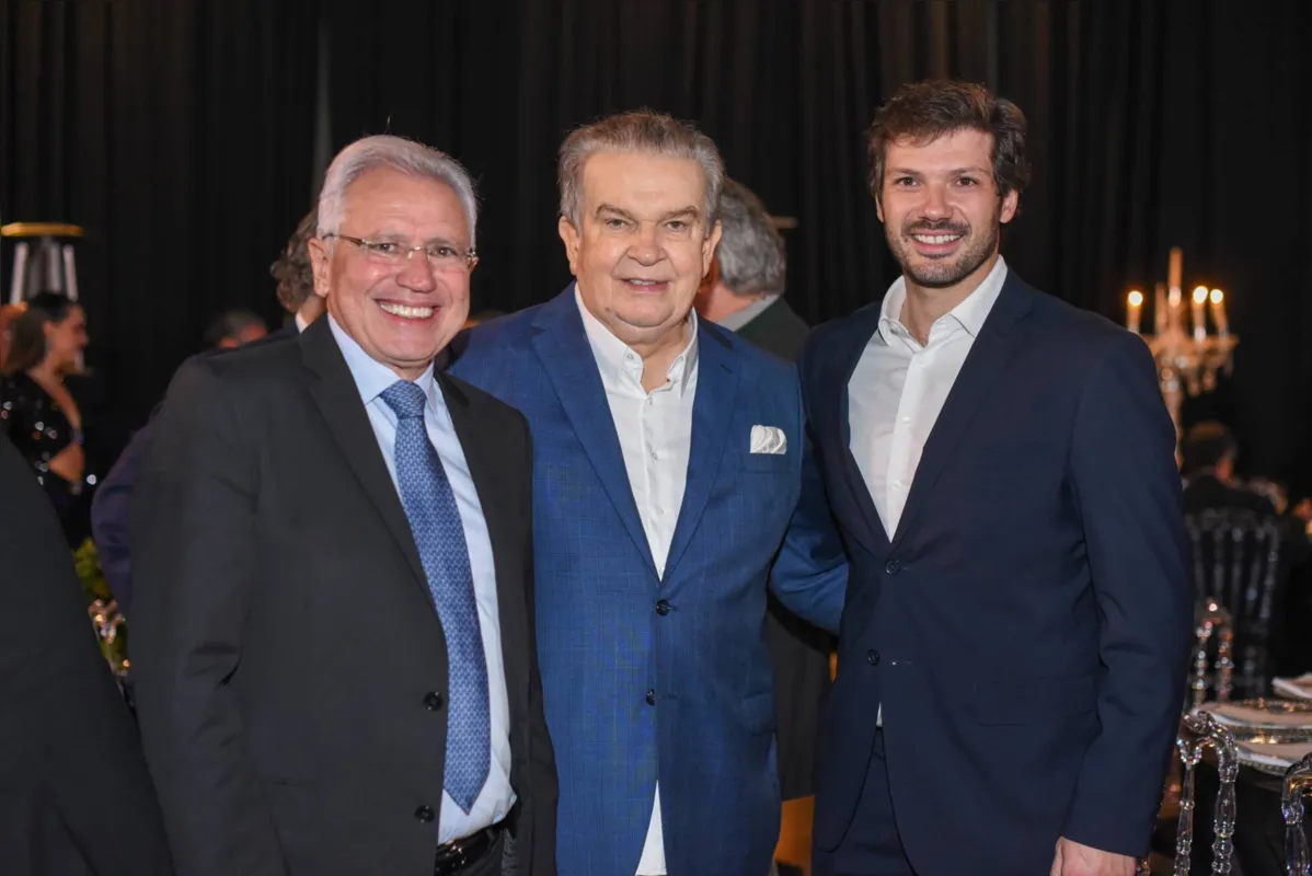 O Conselheiro do Tribunal de Contas do Paraná, Durval Amaral, Alfons Gardemann e o deputado estadual Tiago Amaral (PSD)