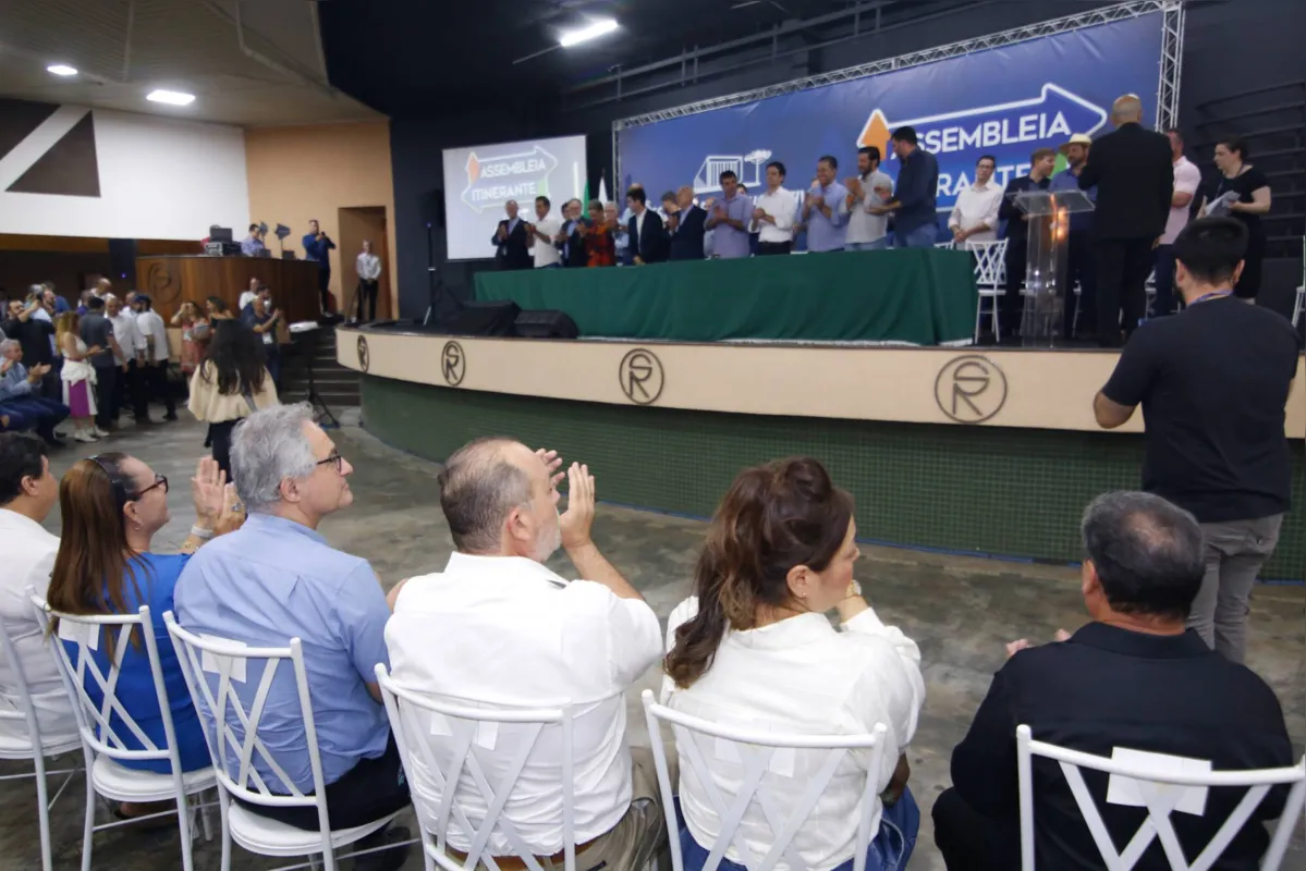 Os homenageados da noite foram selecionados por deputados estaduais que compõem a Assembleia Legislativa pela atuação e trabalho prestado na região
