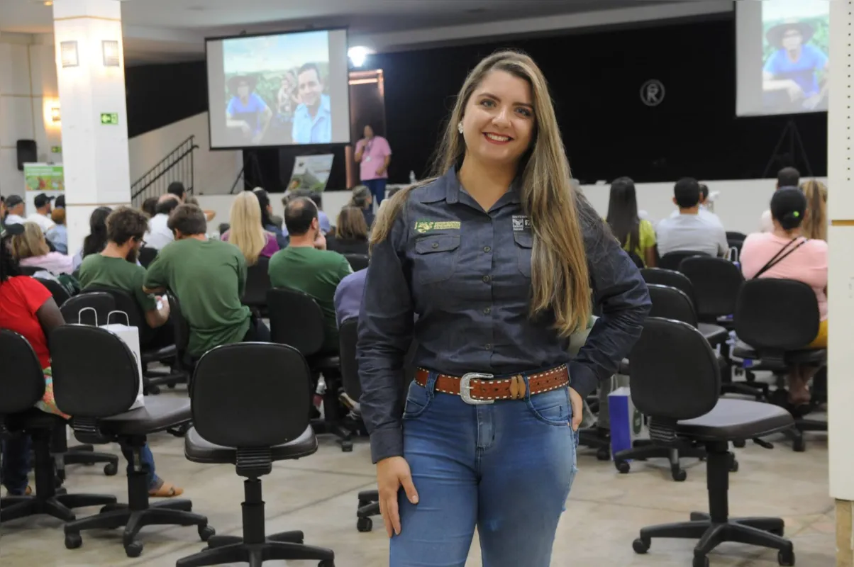 Larissa Brambilla Pinto é bolsista em um projeto com mulheres empreendedoras rurais