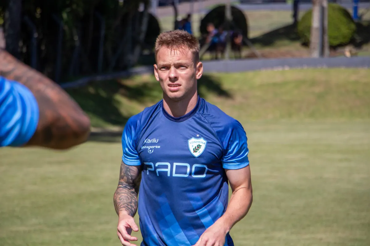 O volante Moisés passa a ser uma opção para reforçar o meio-campo do Londrina diante do Vitória, em Salvador