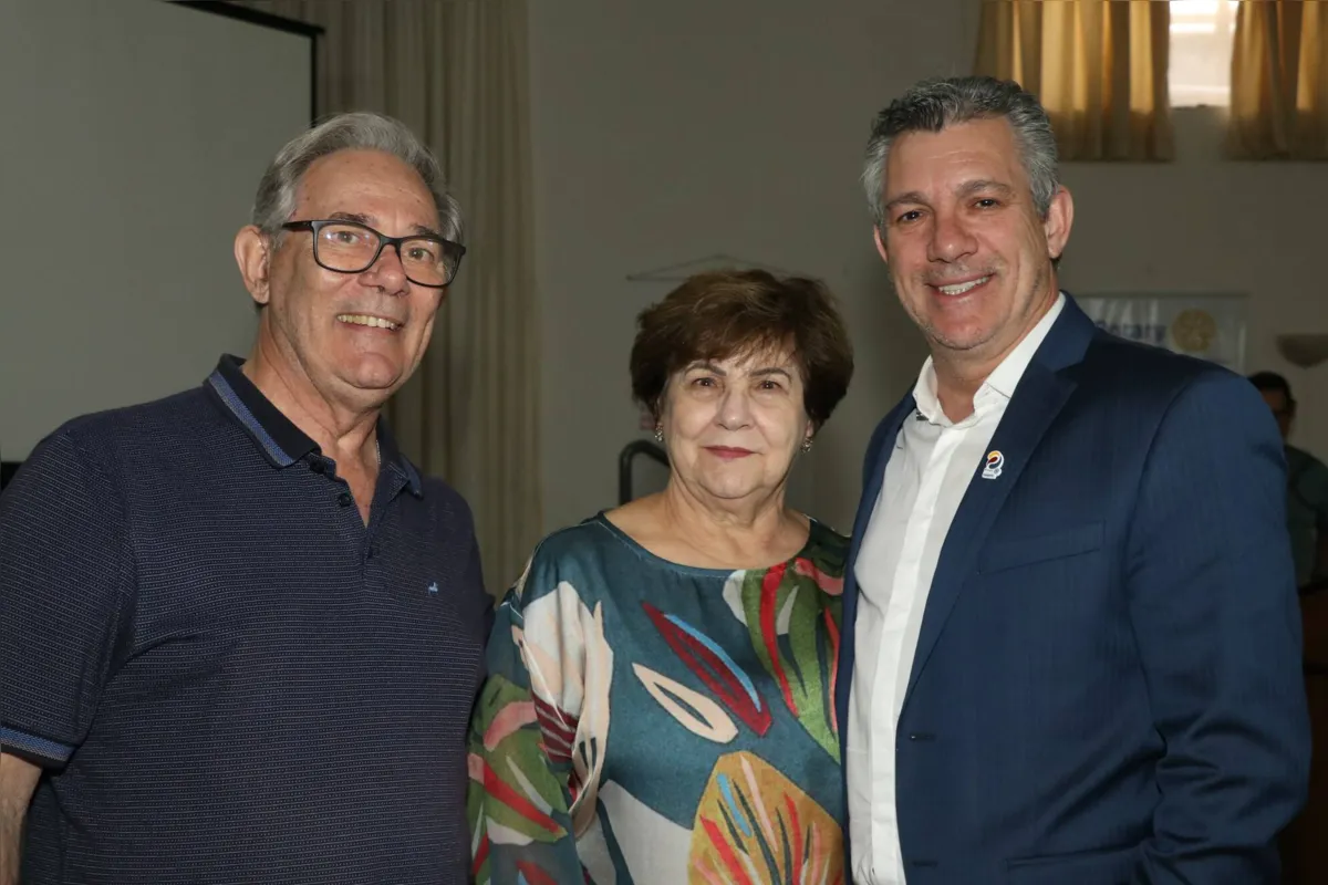 Antonio Magnani, a nova companheira rotariana  Maria Aparecida Orlando e Paulo Pimenta.