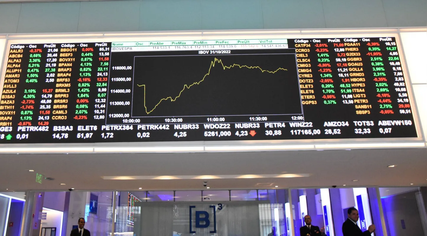 Em meio à redução da inflação e com a aprovação de reformas no Congresso, a expectativa do mercado é que o Copom inicie um ciclo de cortes da Selic (taxa básica de juros) na quarta