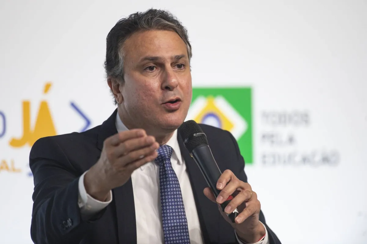 De acordo com Camilo Santana, o acordo vai "facilitar a vida dos brasileiros que moram em Portugal e dos portugueses que moram no Brasil"