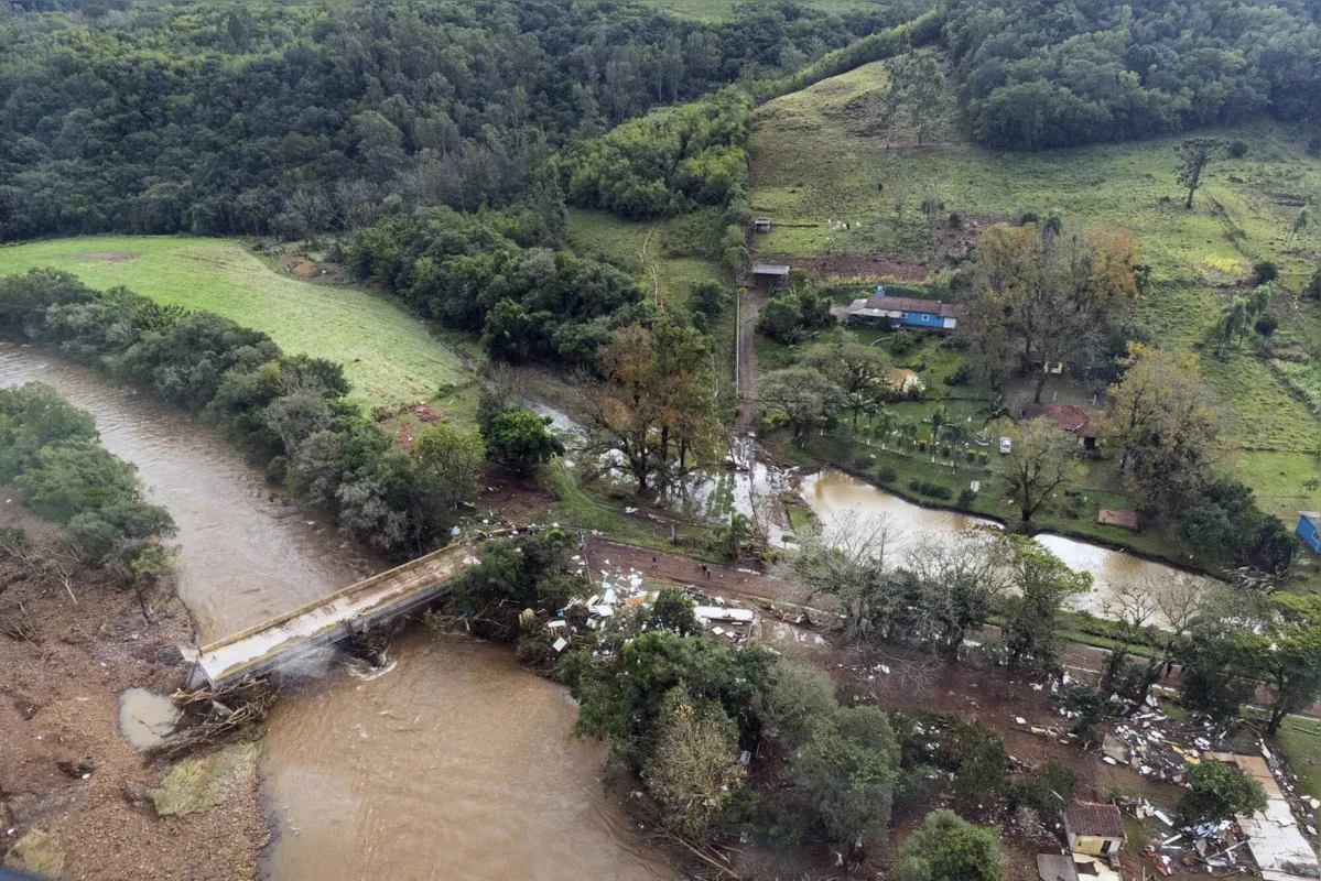 Imagens aéreas do município gaúcho de Caraá, um dos mais  afetados pelo ciclone extratropical
