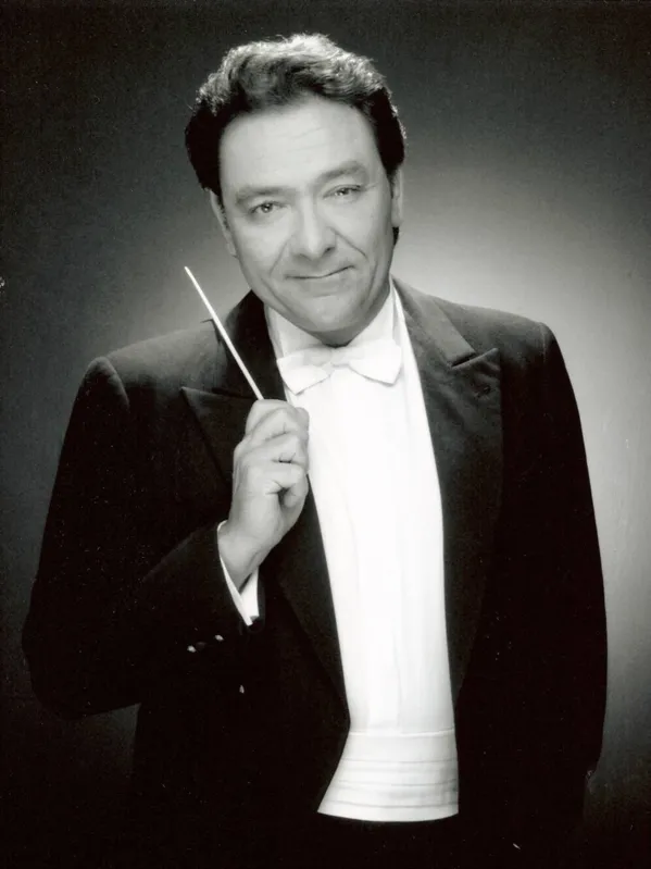 O maestro Alessandro Sangiorgi