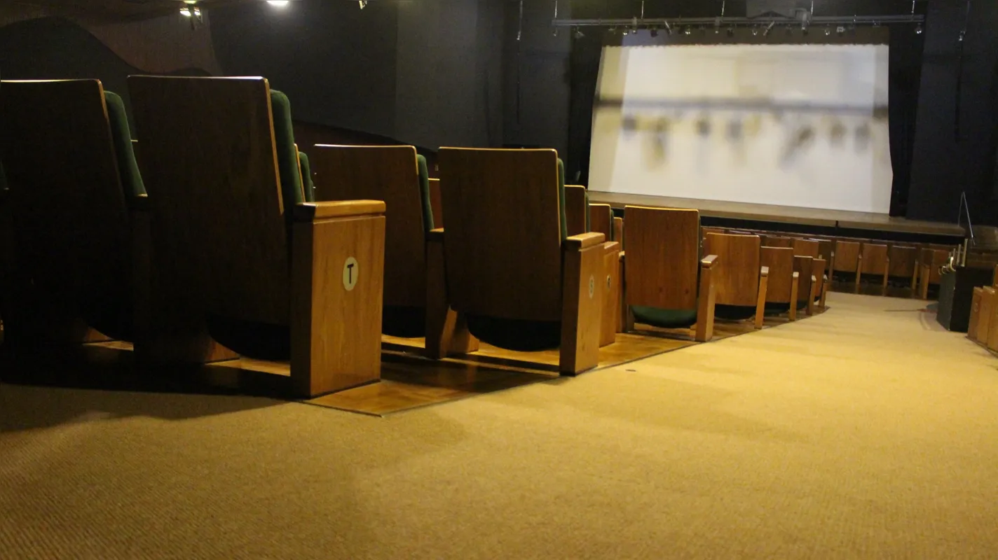 Imagem ilustrativa da imagem Com público pequeno e fiel, cinemas de ruas resistem em Londrina