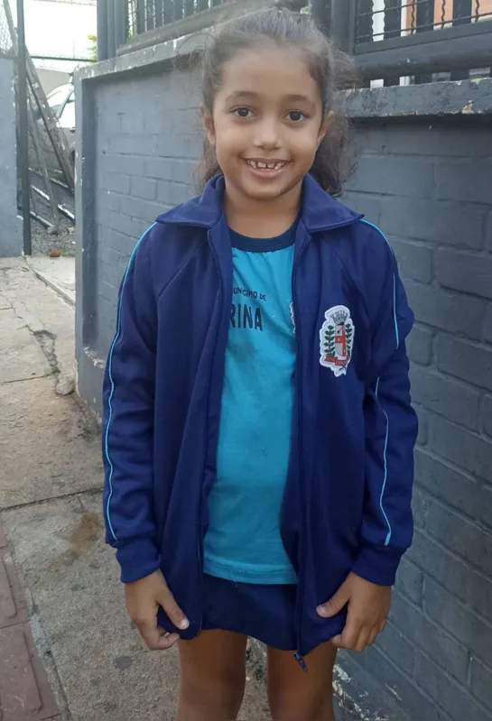 Ysis Helena, 7 anos, estuda no 1º ano na Escola Municipal Arthur Thomas  e conhece a doença de perto: irmão Thomas, 6 anos, já teve dengue