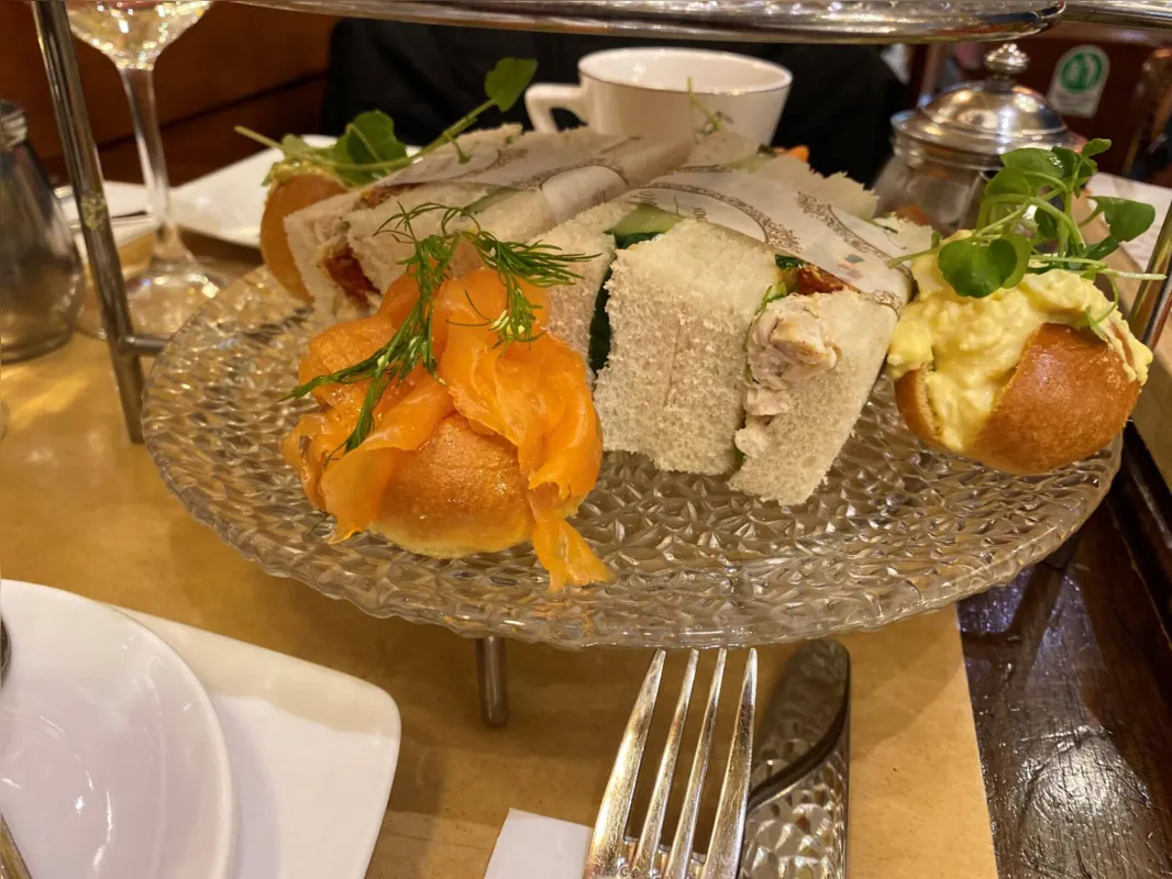 Imagem ilustrativa da imagem Como saborear um verdadeiro “afternoon tea”?