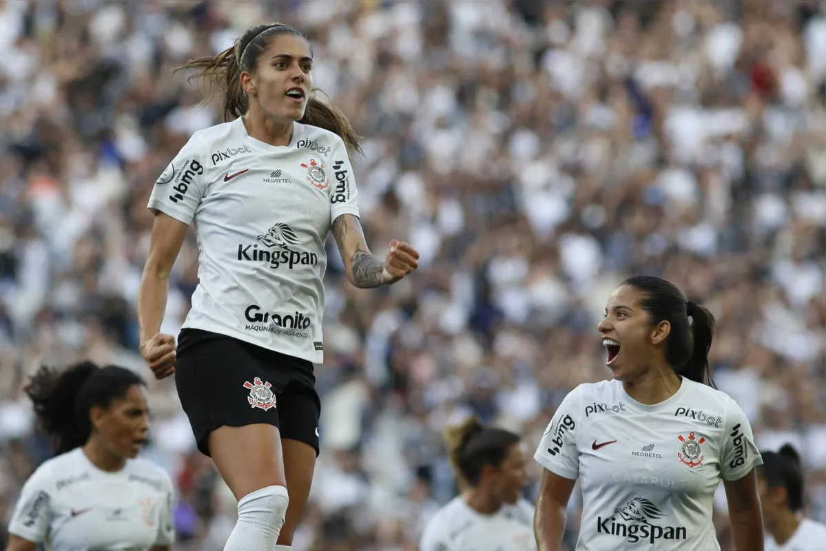 Futebol Feminino: invictas, brabinhas do Corinthians vencem etapa do  Festival Sub-14