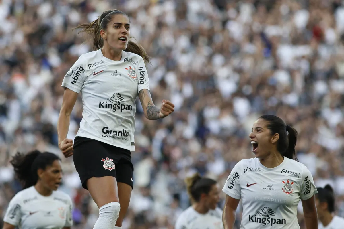 Imagem ilustrativa da imagem Corinthians busca virada e conquista o penta do Brasileiro feminino
