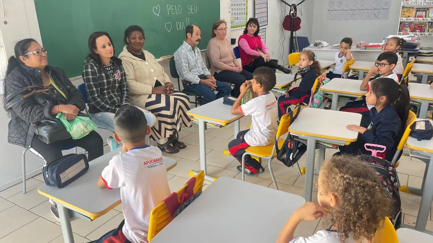 Imagem ilustrativa da imagem Dia dos avós é marcado por homenagens nas escolas de Apucarana